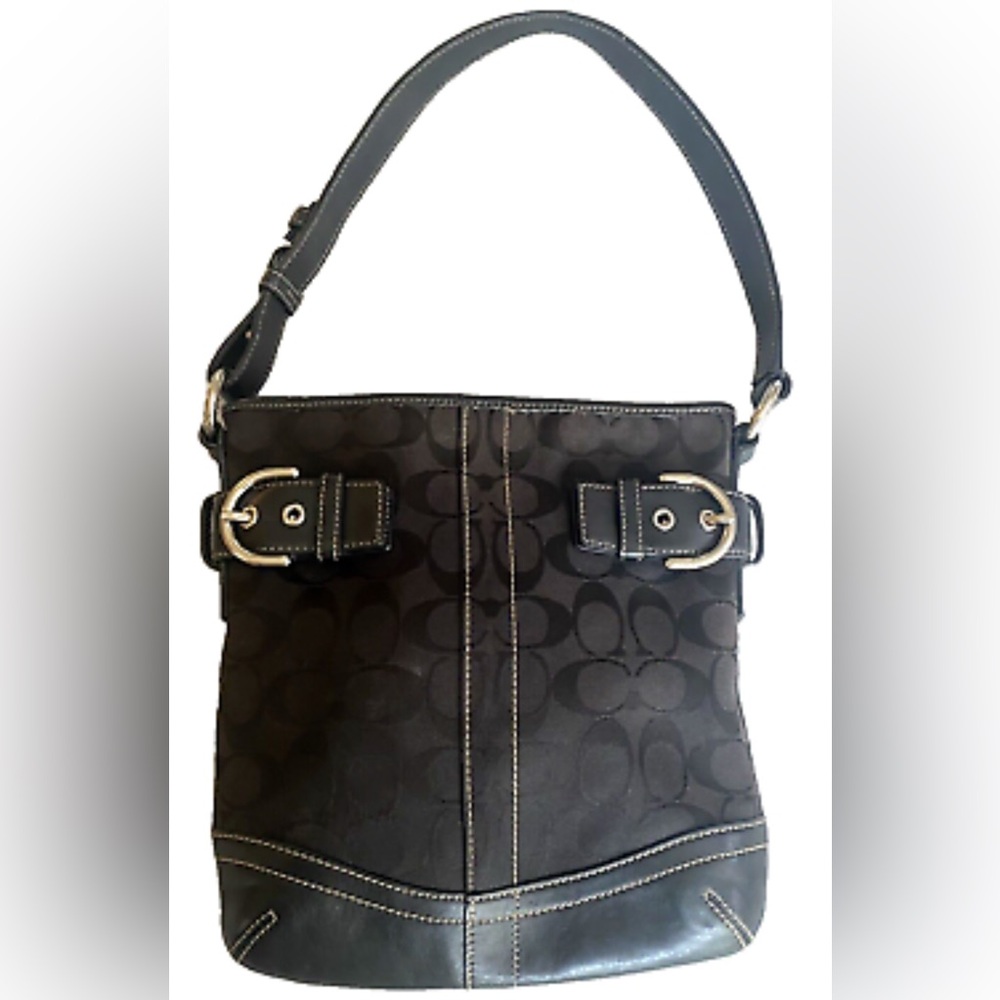 Coach Classic Signature Hobo Monogram Purse Handbag In great condition💕 9x10